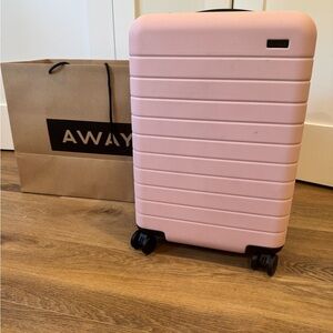 Away Bigger Carry On from 2022 in Pink!!